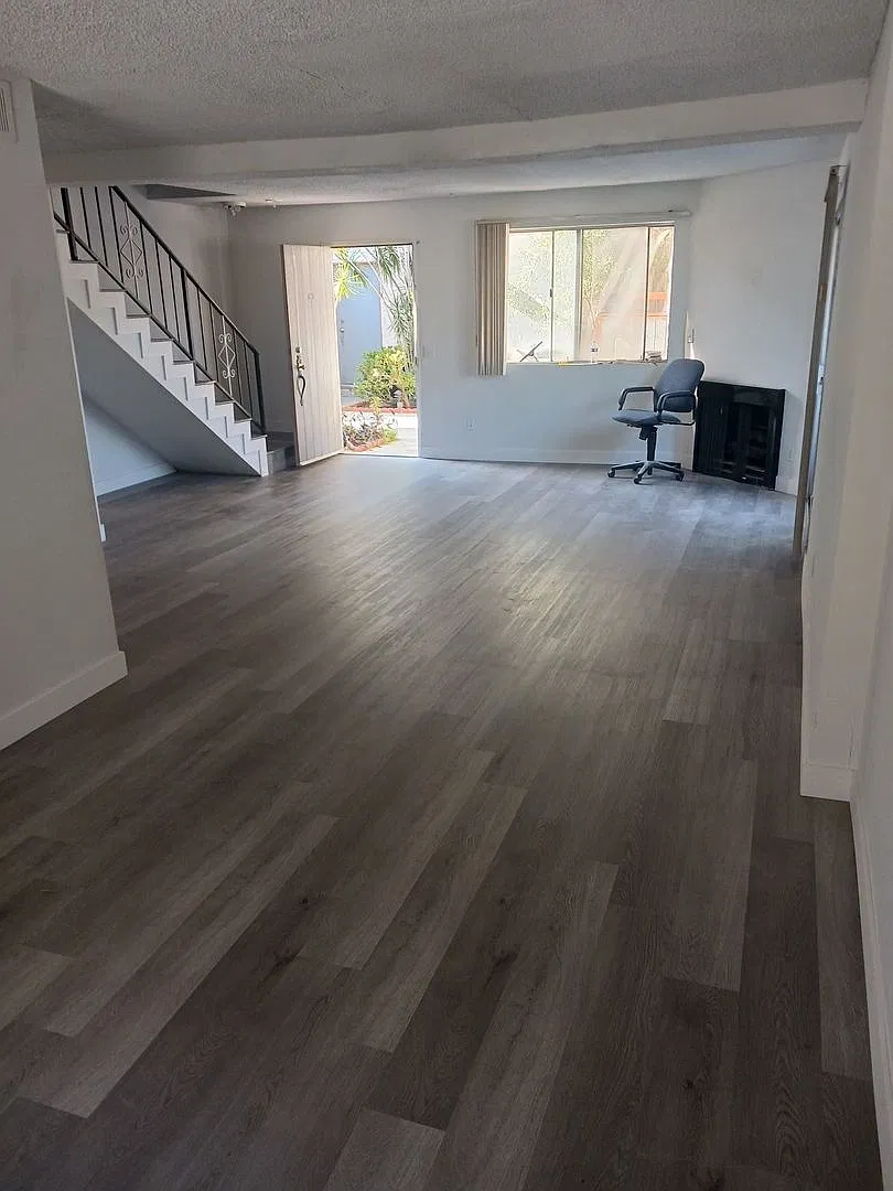 7107 Kester Ave Apmts - Van Nuys — Photo 1