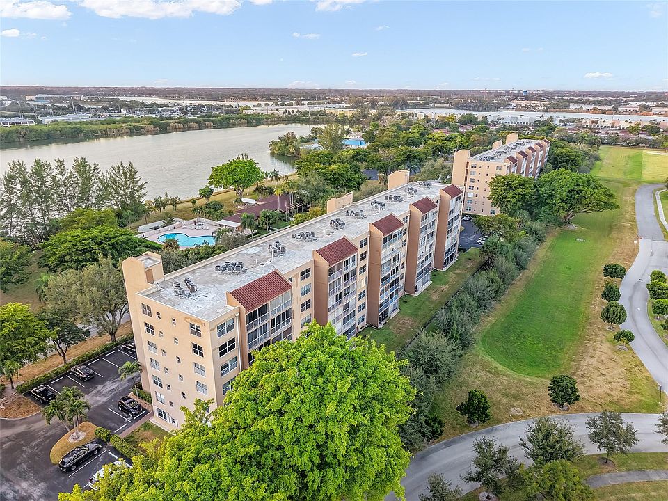1st image of 4550 NW 18th Avenue #604