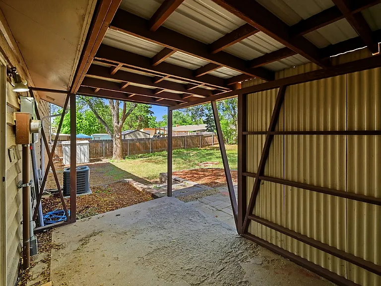 1087 Hathaway Dr — Photo 23