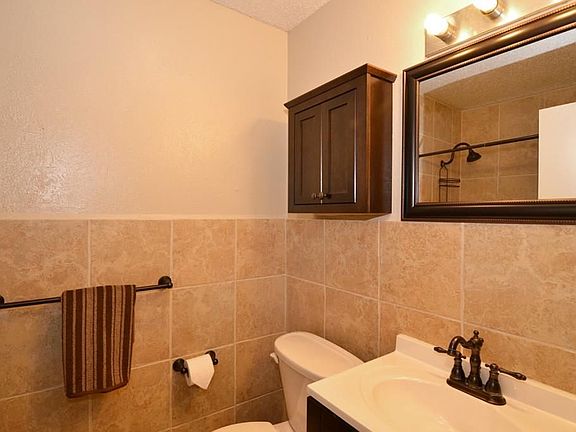 5th image of 1527 Palisades Dr