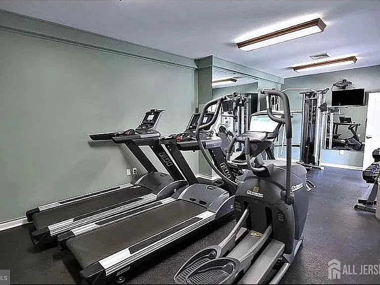 101 Wellington Park Dr — Photo 36