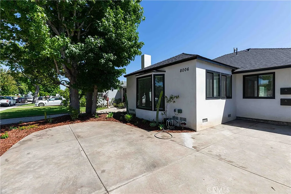 4 bed, 2.5 bath, 1800 sqft, $6,500 — Photo 4