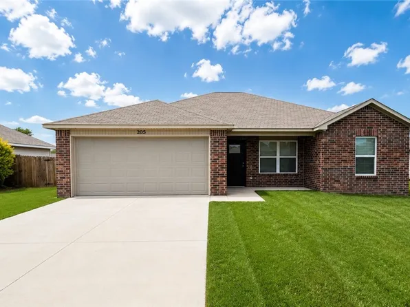 205 Pecan St, Lincoln, AR 72744