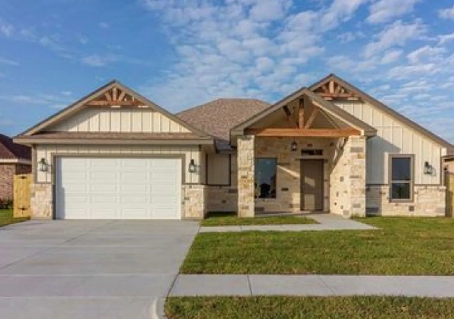 Charming 4B 3B House in Los Fresnos — Photo 1