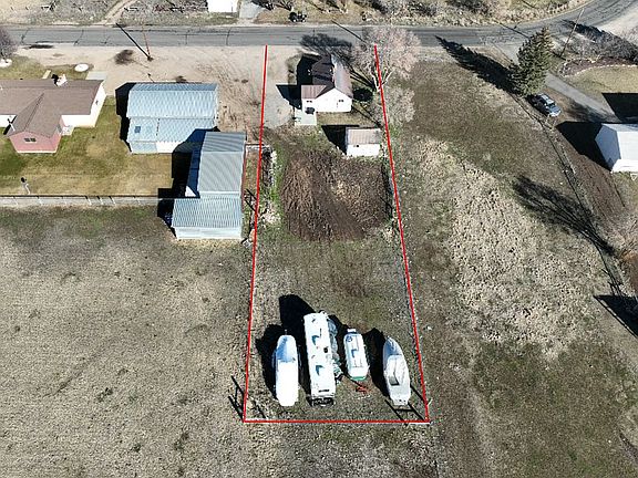 4th image of 3224 S Daniels Rd