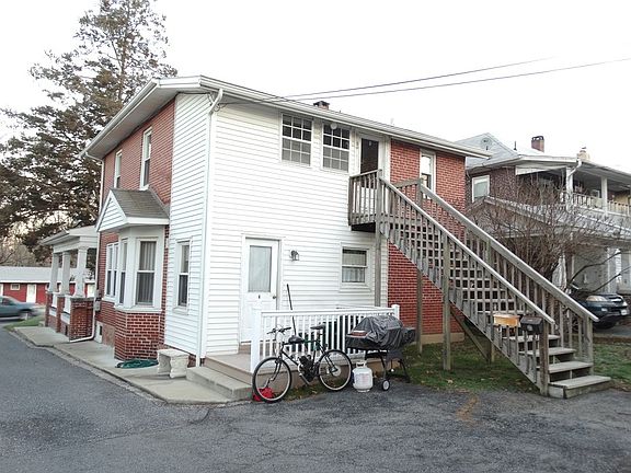Back of Building/Entrance to Apartment
