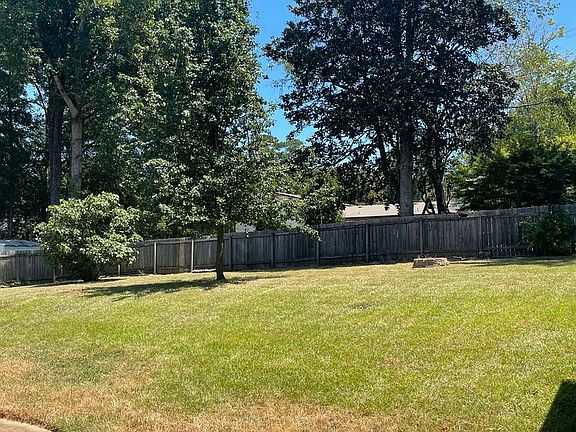 3rd image of 624 West Ln