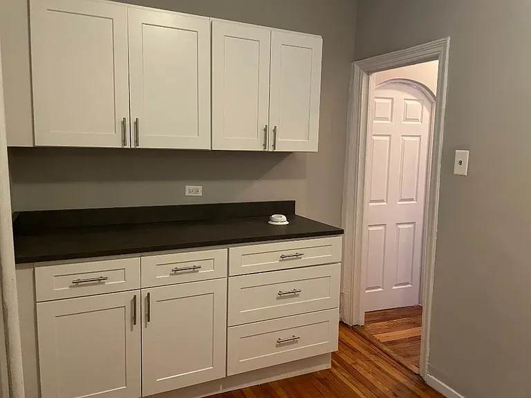 233 E 4th St #3D — Photo 2
