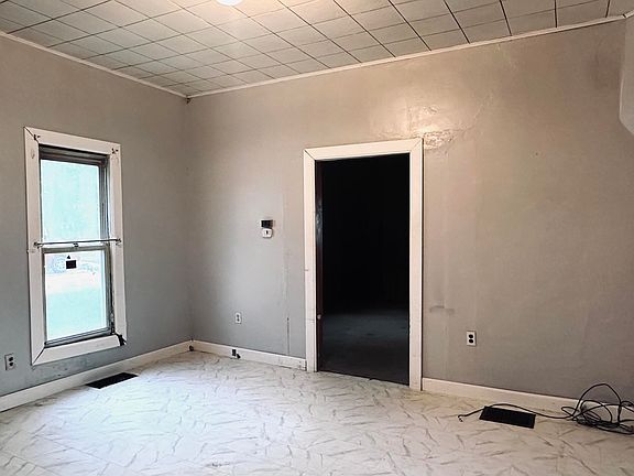3rd image of 1527 Carroll St