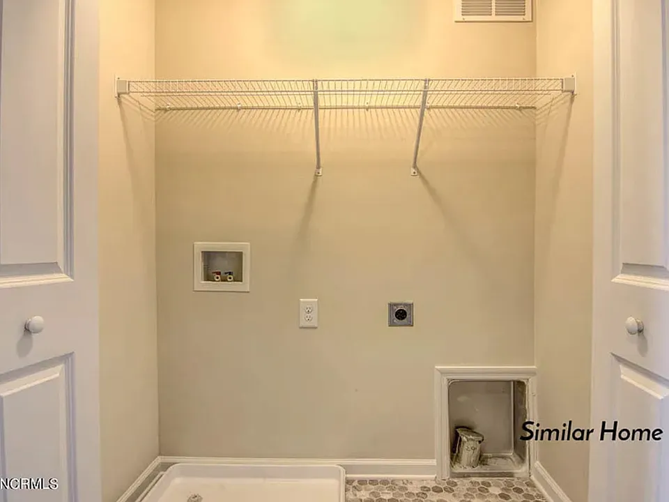 203 Alexa Pl #203