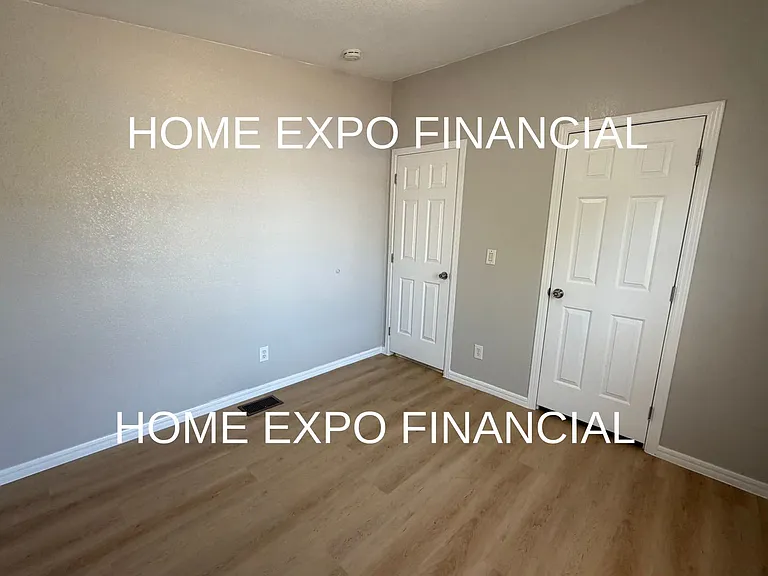 26590 Franklin Ave — Photo 25