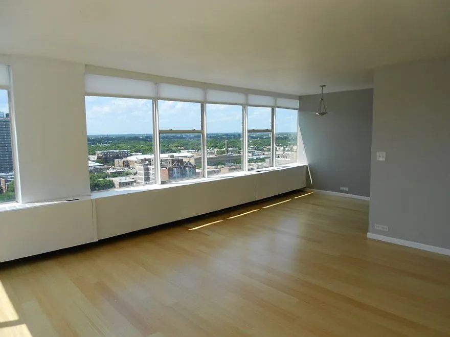 2 bed, 2.0 bath, 1200 sqft, $2,950 — Photo 3