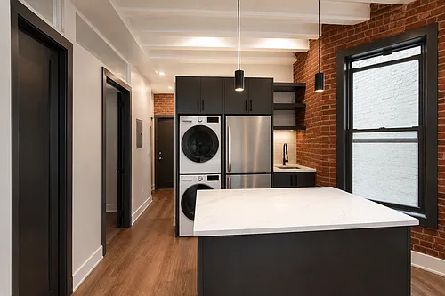 248 Mott St #14-13 Photo 1