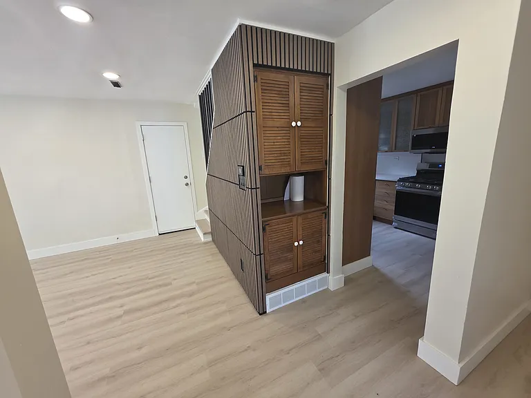 10215 S Kildare Ave — Photo 3