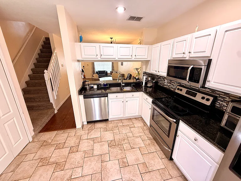 1120 Kennewick Ct — Photo 11