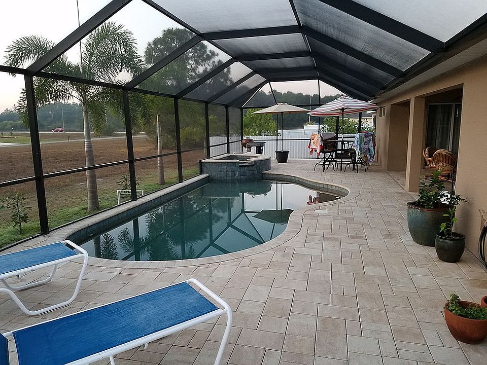 2nd image of 3203 NE 13th Ct