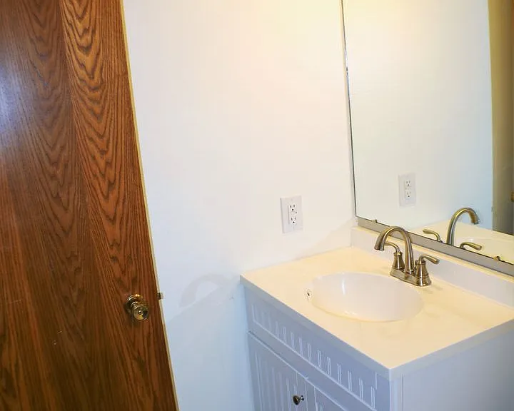 2050 Holiday Rd #B2 — Photo 21
