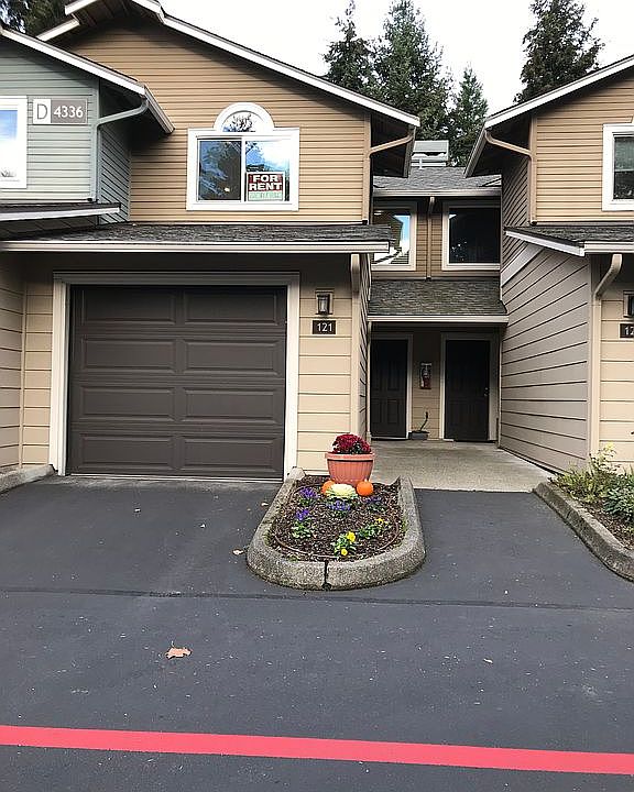 1st image of 4336 W Lake Sammamish Pkwy SE #D121