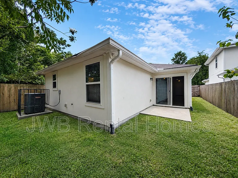 8000 Dandy Ave — Photo 13