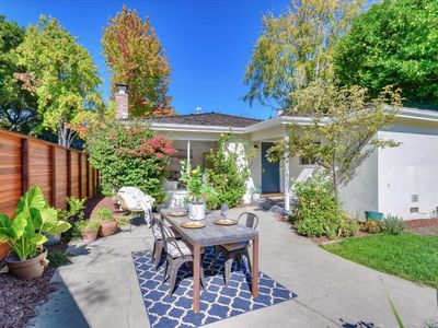 1376 University Ave, Palo Alto, CA, 94301