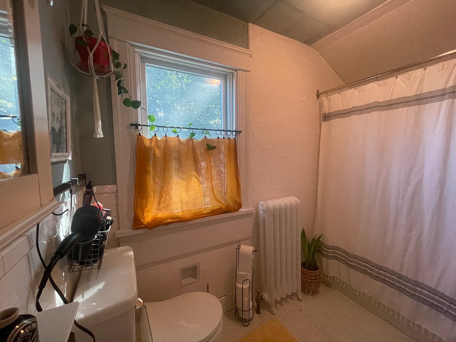3 bed, 1.5 bath, 1589 sqft, $1,650 — Photo 4