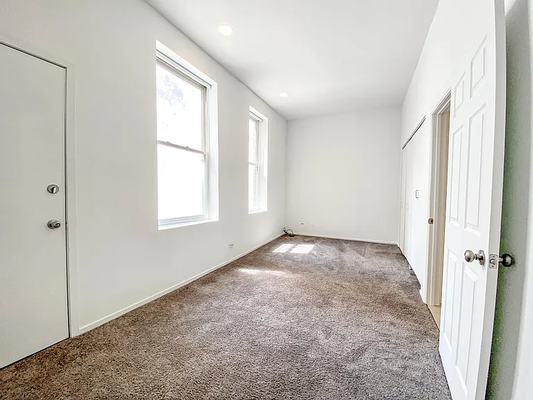 311 W Chicago Ave #3 — Photo 10