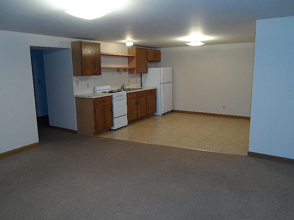 2nd image of 616 1/2 Bluestem St