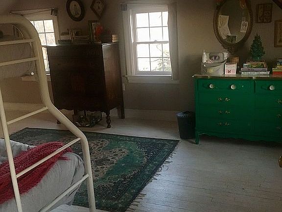 Large Upstairs bedroom #1