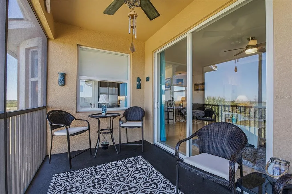 2 bed, 2.0 bath, 1156 sqft, $2,300 — Photo 3