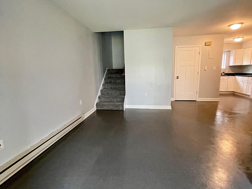 41 E Monroe Ave, Hartford, WI 53027 Zillow