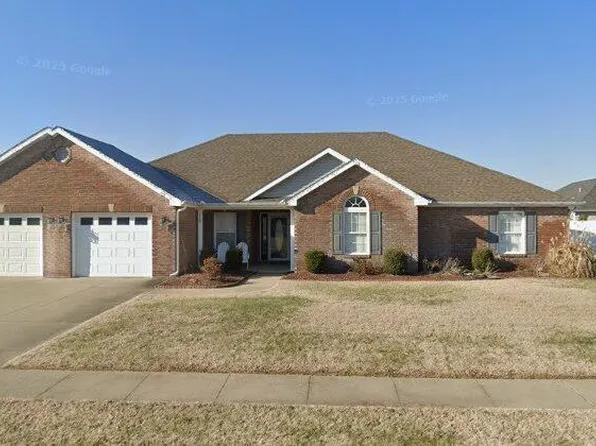 1107 Daffodil St, Sikeston, MO 63801