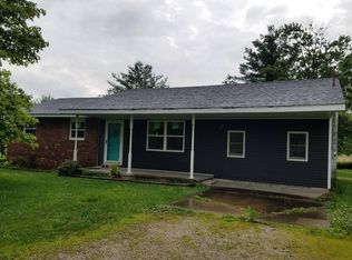 10261 Perry Blvd, Sumner, IL 62466