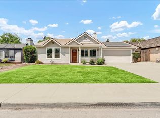 2724 Pine Castle Dr, Hanford, CA 93230