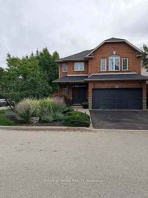 5383 Haldimand Cres