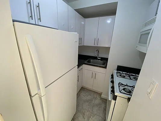 Rented by Contact Realty | media 3