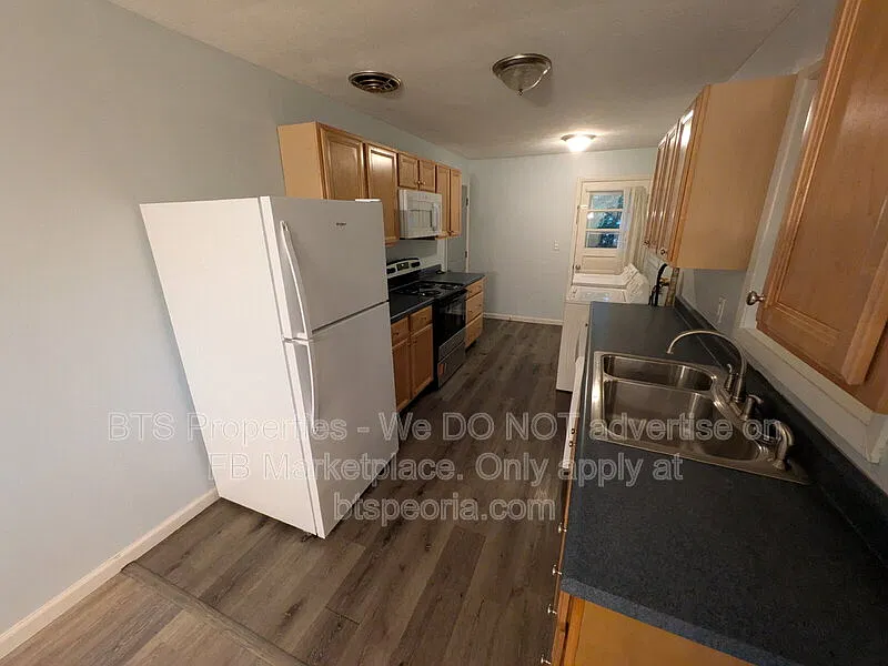 3 bed, 1.0 bath, 1360 sqft, $1,350 — Photo 4