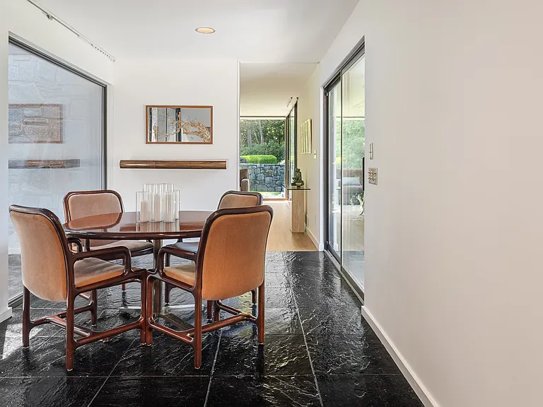 55 Talmadge Hill Rd — Photo 3