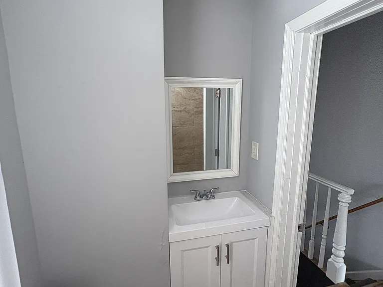 1324 Victoria St — Photo 7