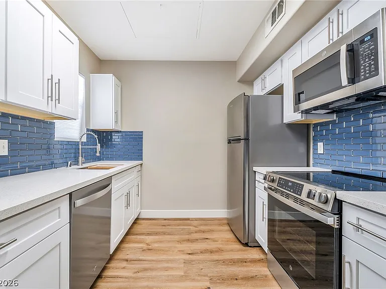 45 Maleena Mesa St #427 — Photo 8
