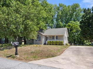 118 Hidden Hills Dr, Thomasville, NC 27360
