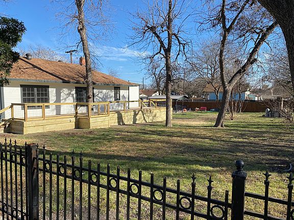 2nd image of 402 School St