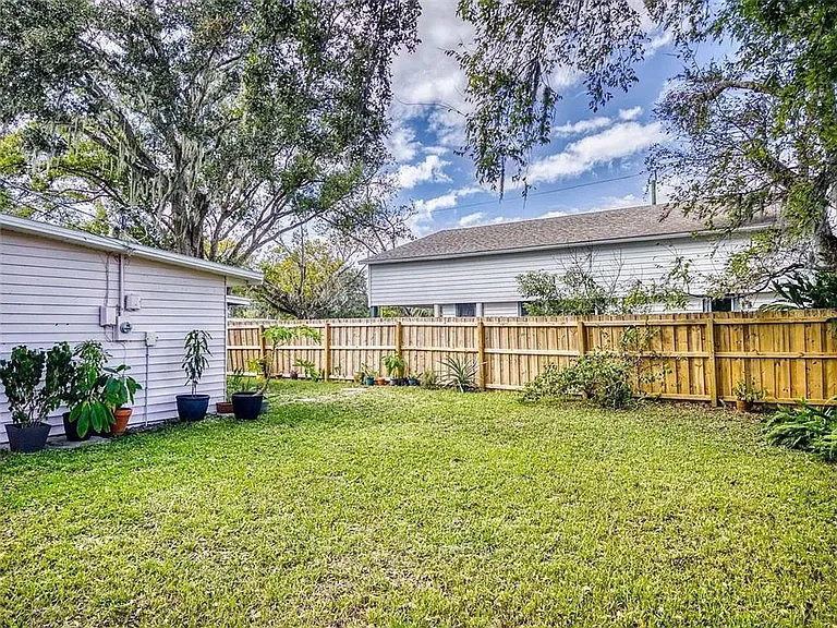 630 Olive St — Photo 36