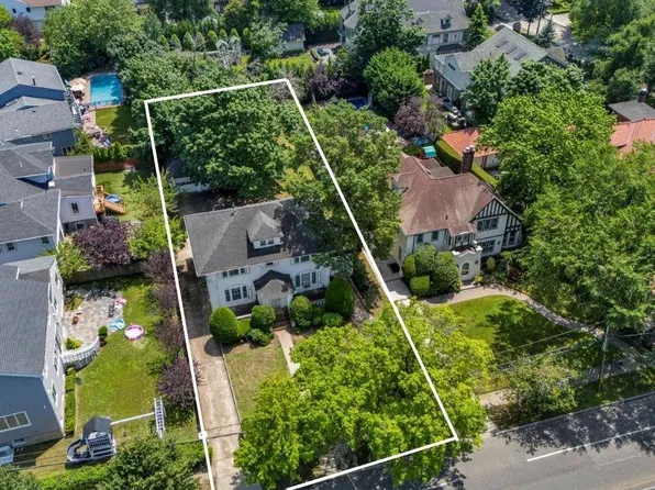 115 Central Avenue, Lawrence, NY 11559