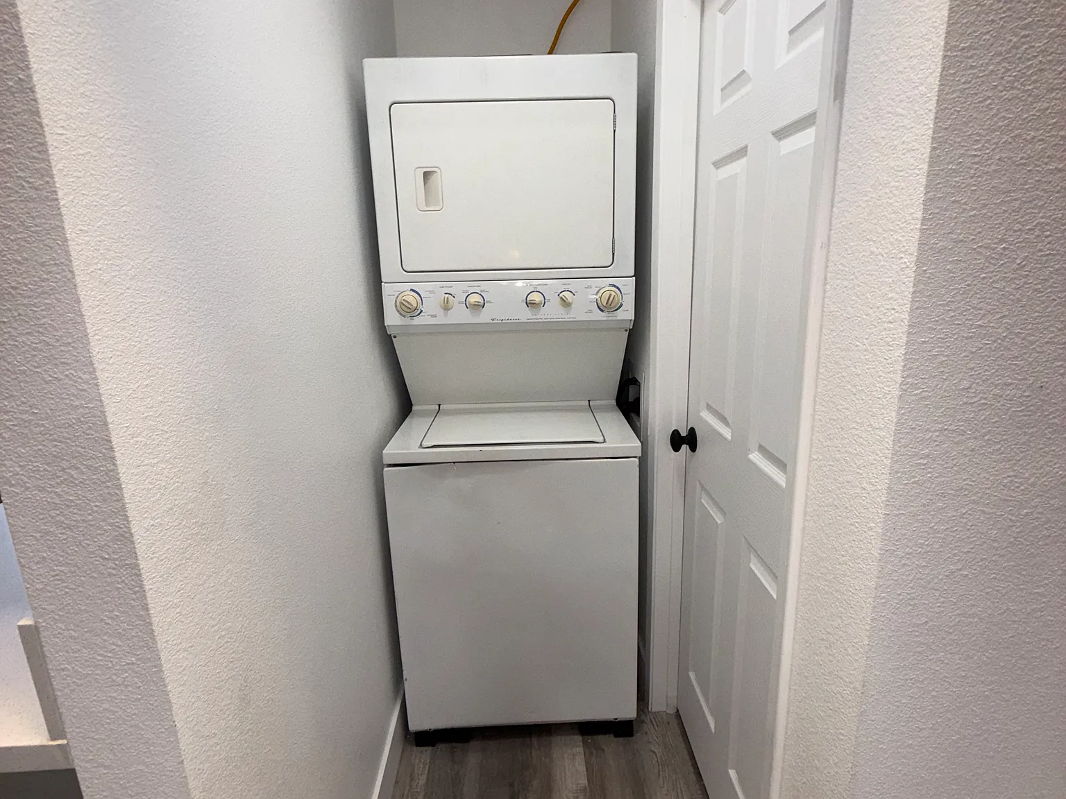 2 bed, 700 sqft, $2,000 — Photo 4