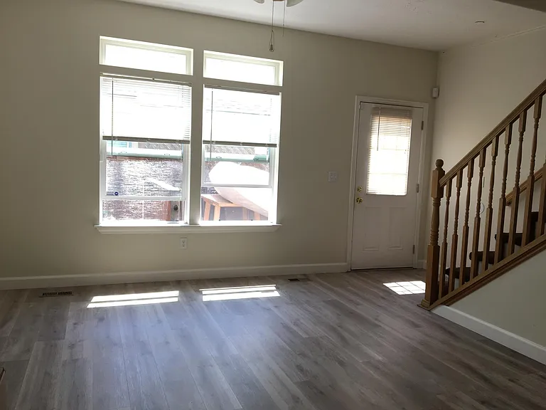 125 Bixby St #B — Photo 22
