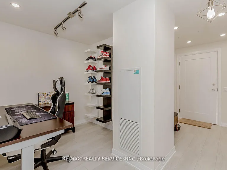 35 Watergarden Dr #2517 — Photo 25