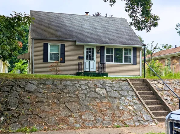 2226 Hollywood Pl, South Bend, IN 46616