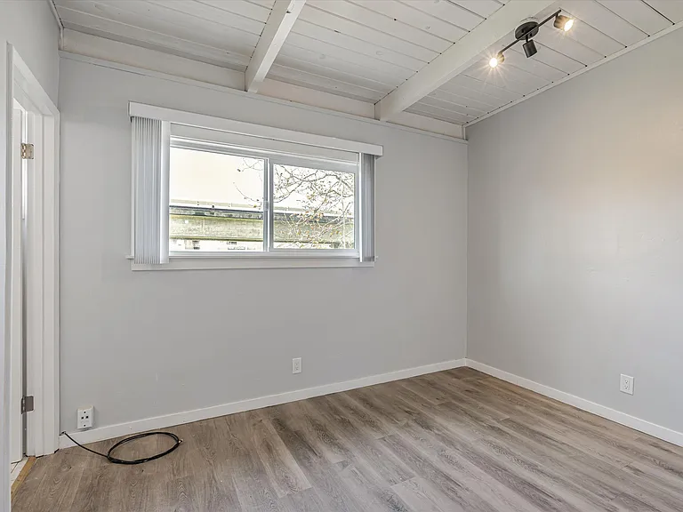 6500 Donal Ave — Photo 13