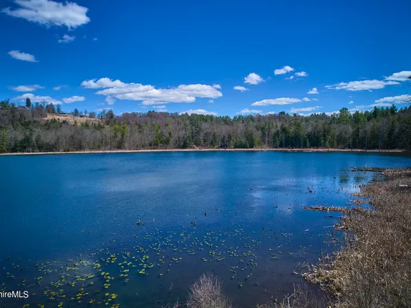 9 Wheatley Dr, Lenox, MA 01240