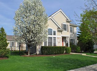 1667 Bluestem Ln, Glenview, IL 60026